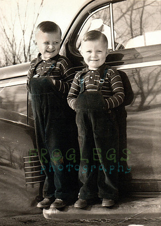 Boys_in_bibs
